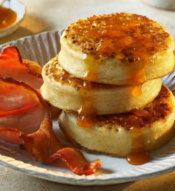 Team Asda's crumpets with bacon and apricot jam (Picture: Asda)