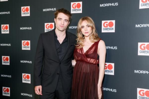 Robert Pattinson and Suki Waterhouse