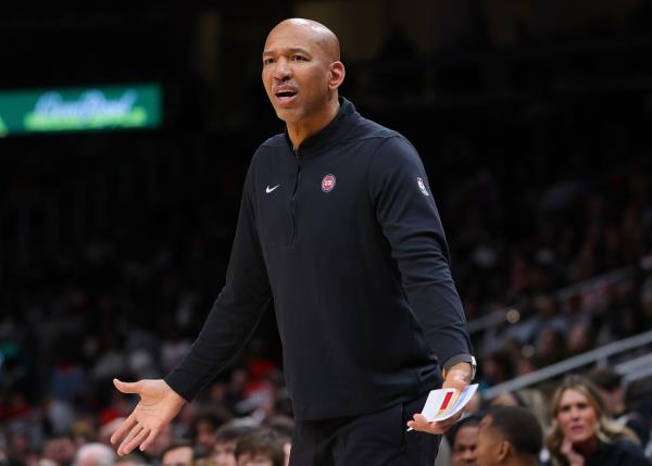 Head coach Mo<em></em>nty Williams of the Detroit Pistons reacts against the Atlanta Hawks.