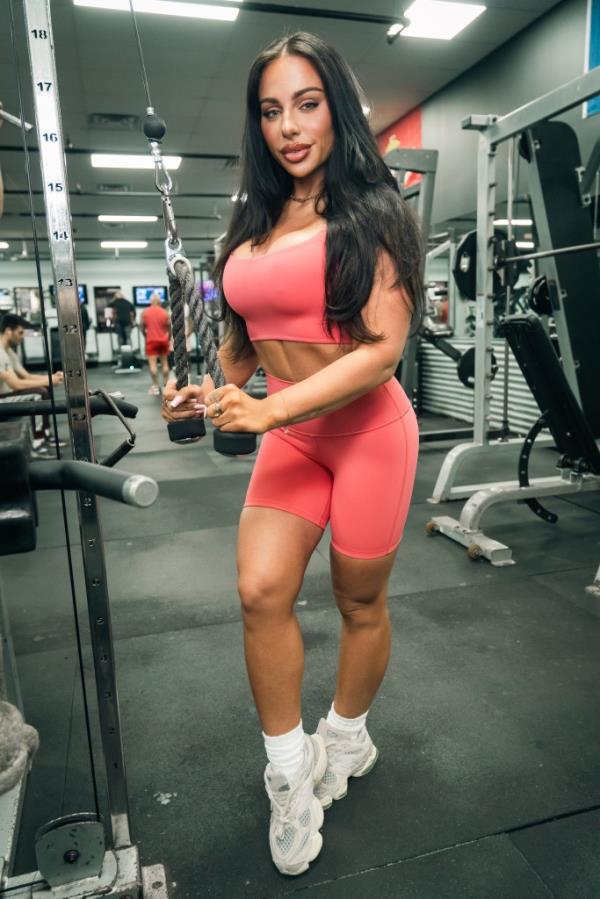 Anto<em></em>nia Arcabascio, 28, from Staten Island, in the gym. 