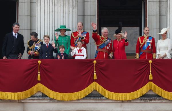 A body language expert noted that the crowd on the balcony of Buckingham Palace during Trooping the Colour 2023 looked quite sparse. 