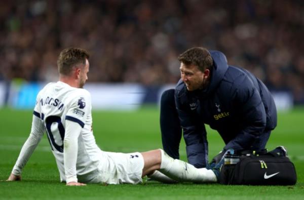 Maddison injured during a Tottenham game