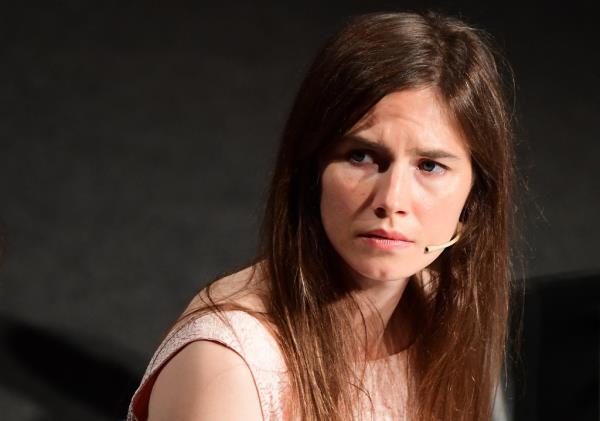 The chance for Amanda Knox to defend herself was made possible when a European court ruled that Italy violated her human rights during a long night of questio<em></em>ning after the murder of her roommate in 2007.</p>

<p>　　