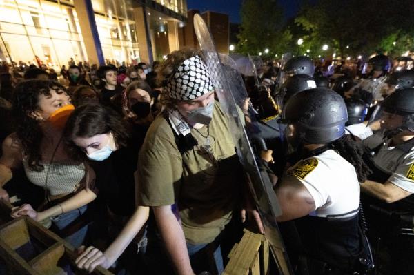 Protesters clashing with police at Virginia Commo<em></em>nwealth University on April 29, 2024.