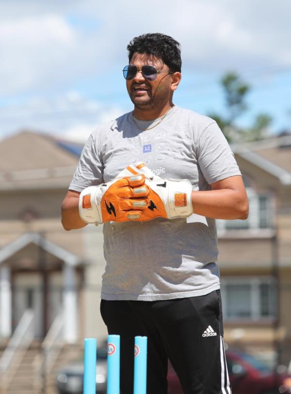 Rahul Goyal volunteers as wicket keeper.