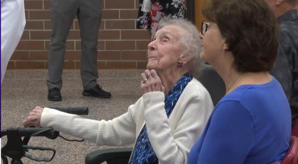 Her diploma is 1944 instead of 2024 because of a provision that makes an exception for women who left high school to join the workforce during the war.</p>

<p>　　