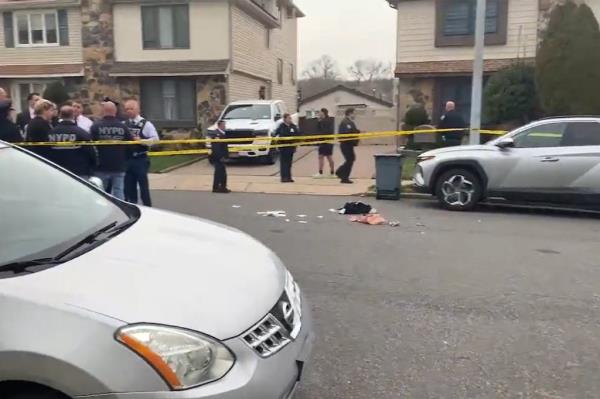 Possible road rage incident involving a retired cop a man wielding a machete in Annadale, Staten Island. 