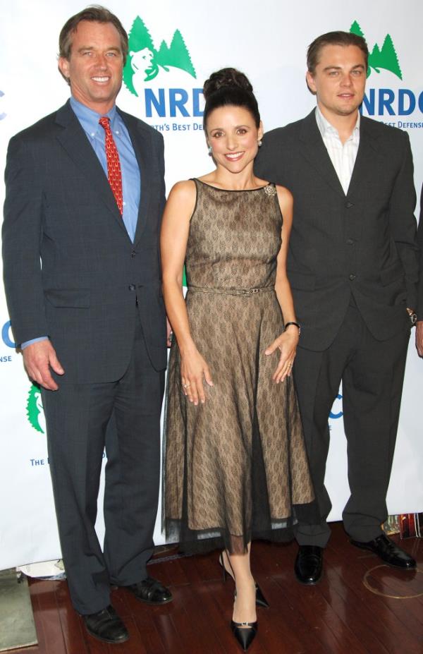 Robert F. Kenndy Jr poses with Julia Louis-Dreyfus and Leo<em></em>nardo di Caprio.