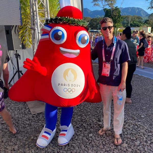 Colin Jost in Tahiti