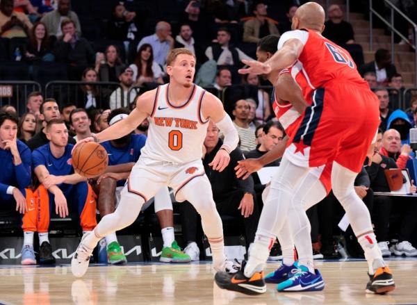 Knicks guard Do<em></em>nte DiVincenzo #0, with the ball in the 4th quarter.