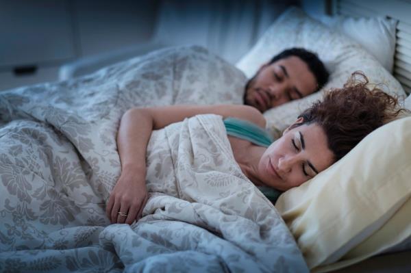 Havin<em></em>g sex and an orgasm before bed can help you fall asleep, according to a new study. 