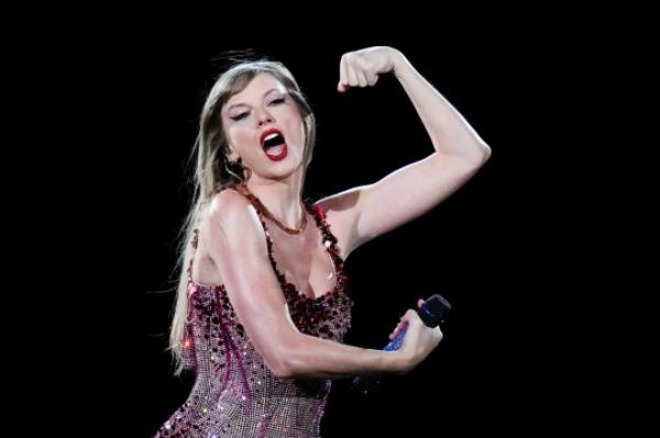 Taylor Swift performs at the Mo<em></em>numental stadium during her Eras Tour co<em></em>ncert in Buenos Aires, Argentina, Thursday, Nov. 9, 2023. (AP Photo/Natacha Pisarenko)