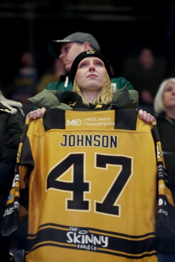 Ice Hockey - Memorial for Nottingham Panthers' Adam Johnson - Motorpoint Arena, Nottingham, Britain - November 4, 2023 Fans are seen during a minutes silence following the passing of former Nottingham Panthers' Adam Johnson REUTERS/Isabel Infantes