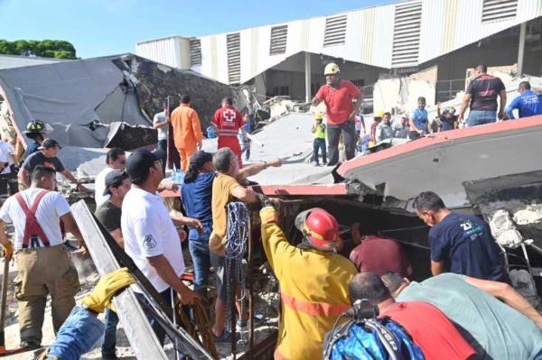 There were a<em></em>bout 100 people were in the church at the time of the collapse, the Tamaulipas state police said. 